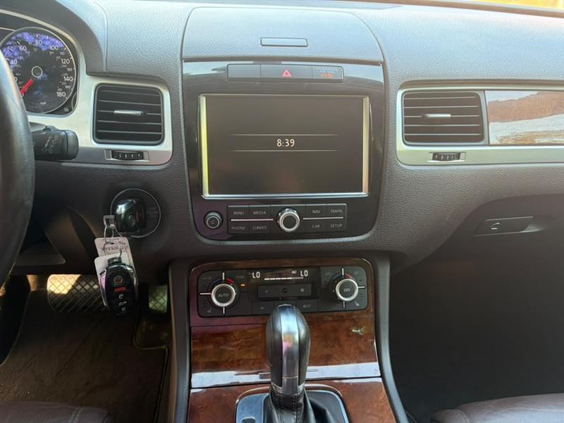 Volkswagen Touareg  2012