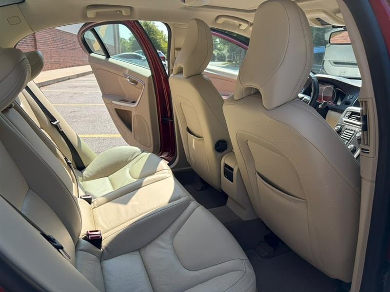 Volvo S60 photo 7