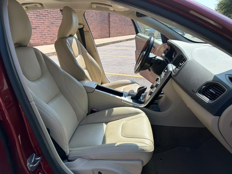 Volvo S60 photo 10