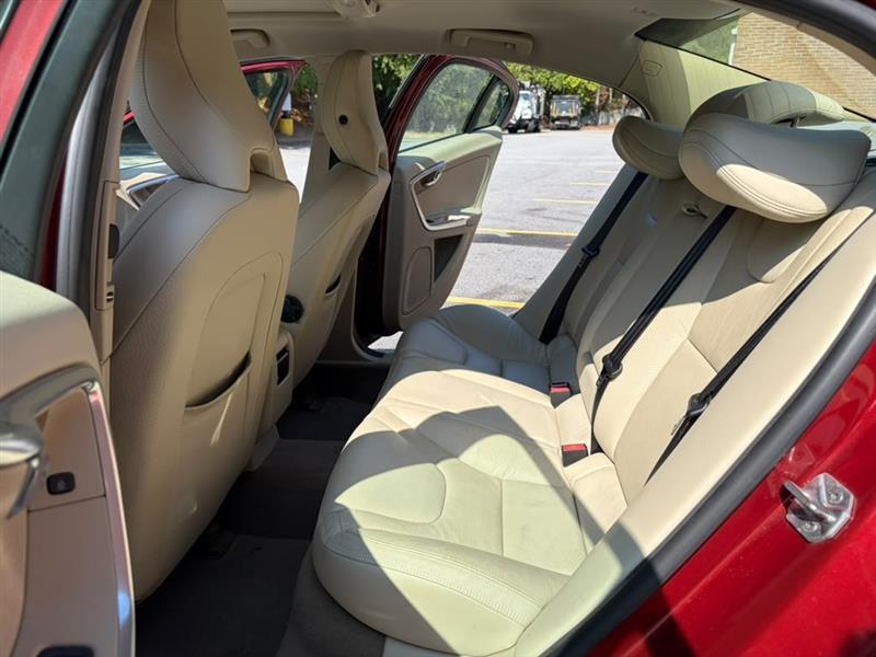 Volvo S60 photo 12