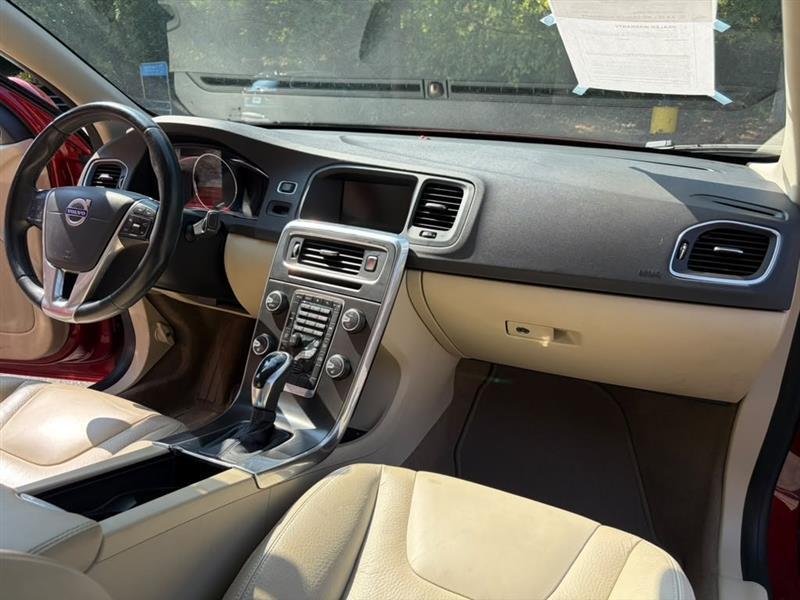 Volvo S60 photo 16