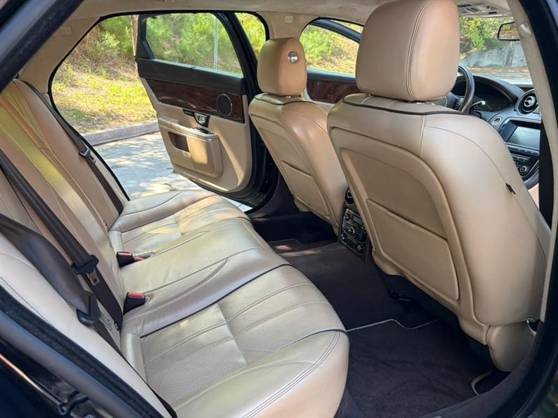 Jaguar XJ-Series  2014