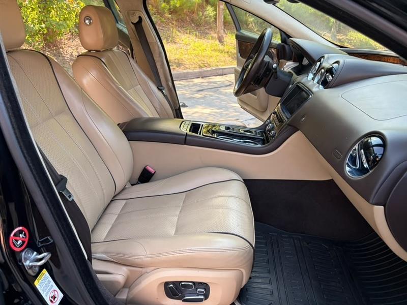 Jaguar XJ-Series  2014