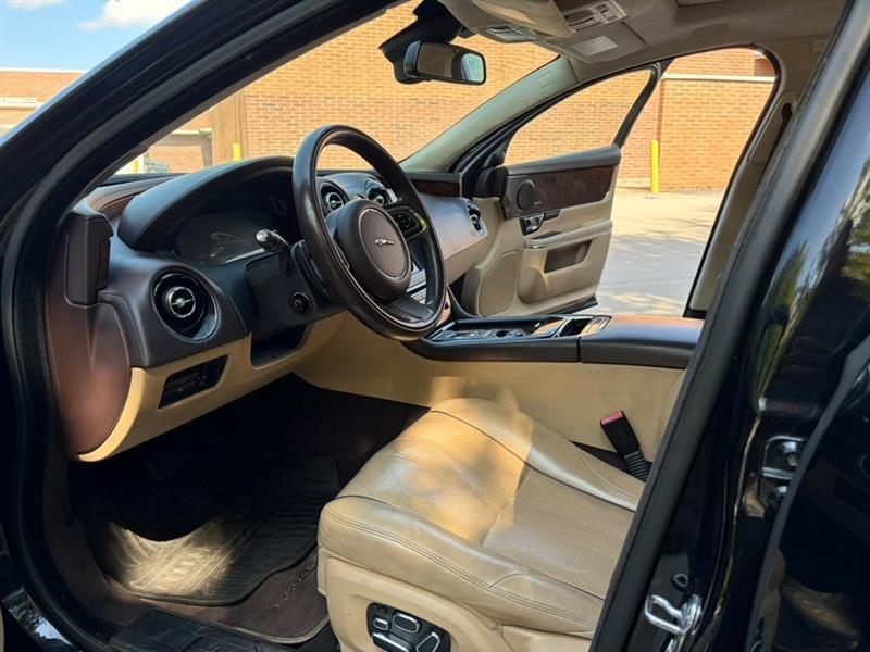 Jaguar XJ-Series  2014