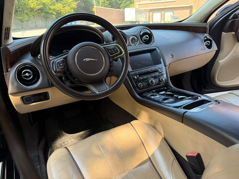 Jaguar XJ-Series  2014