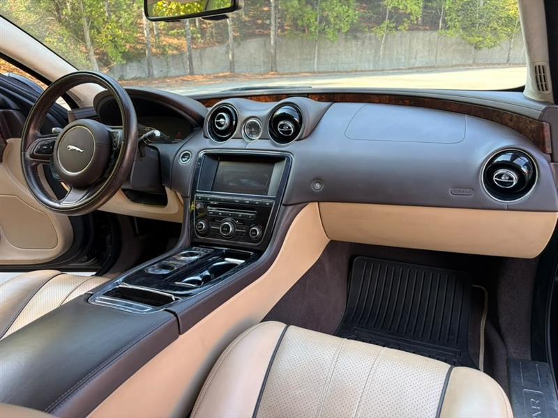 Jaguar XJ-Series  2014