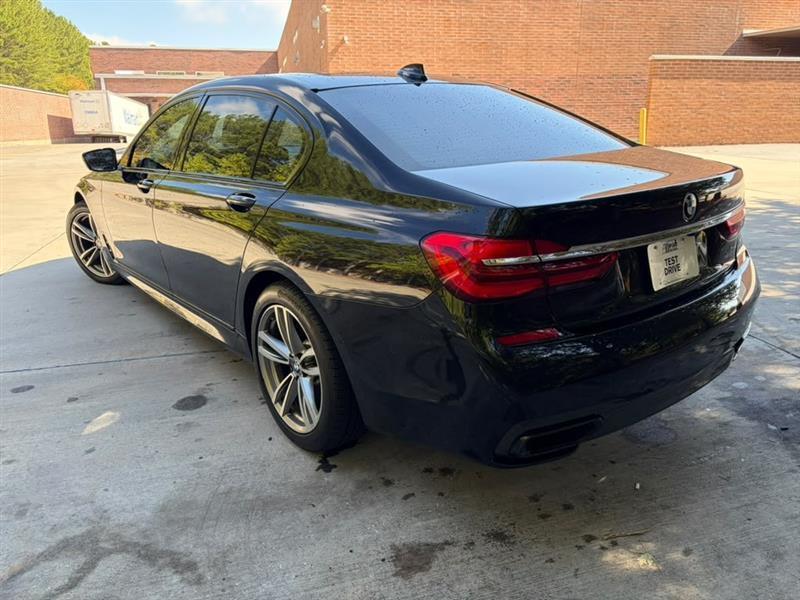 BMW 7-Series  2018