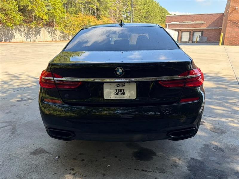 BMW 7-Series  2018