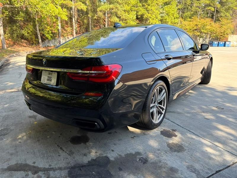 BMW 7-Series  2018