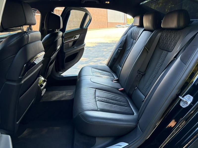 BMW 7-Series  2018