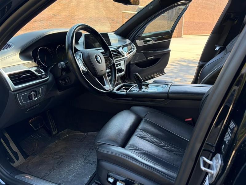 BMW 7-Series  2018
