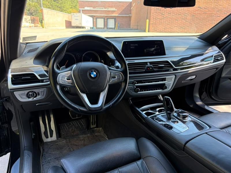 BMW 7-Series  2018
