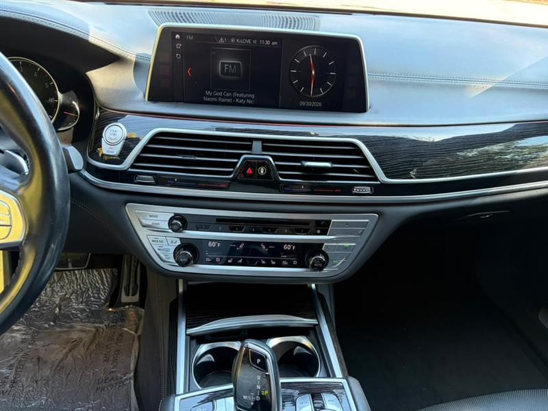 BMW 7-Series  2018