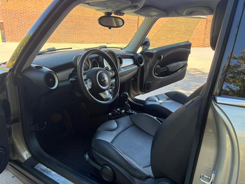 MINI Cooper  2009