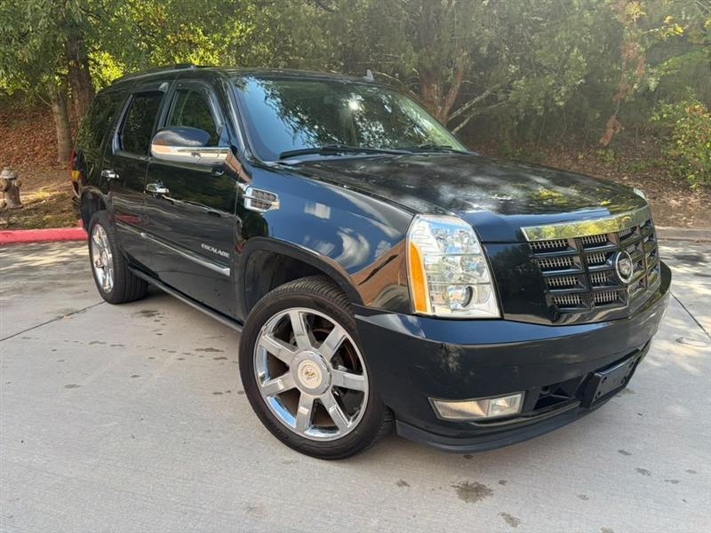 Cadillac Escalade  2011