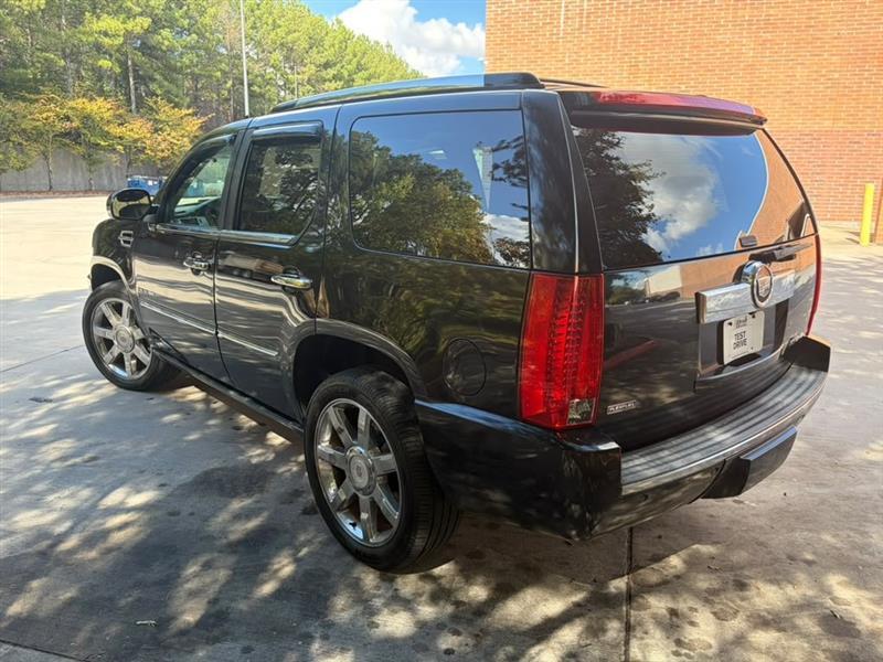 Cadillac Escalade  2011