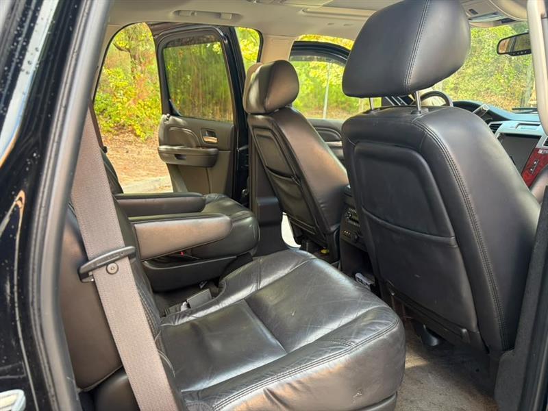 Cadillac Escalade  2011