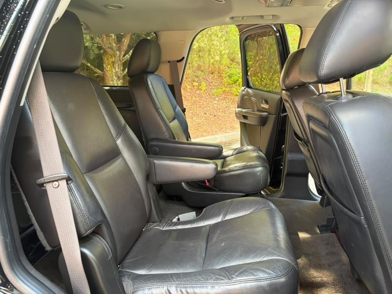 Cadillac Escalade  2011