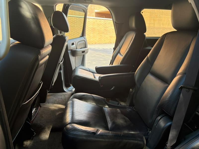 Cadillac Escalade  2011