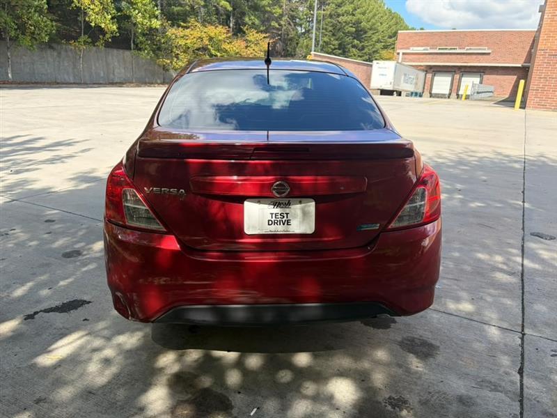 Nissan Versa  2016