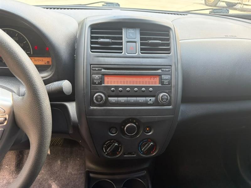 Nissan Versa  2016