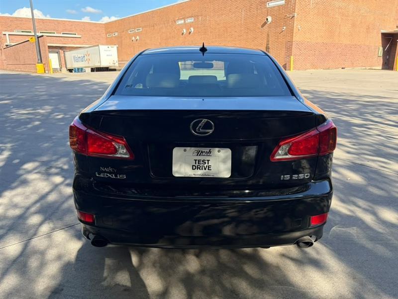 Lexus IS  2010