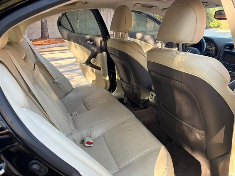 Lexus IS  2010