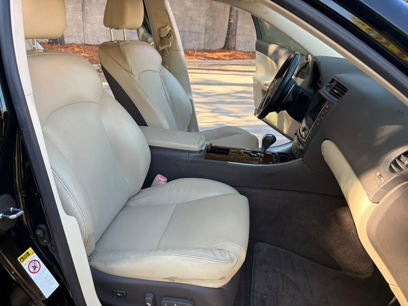 Lexus IS  2010