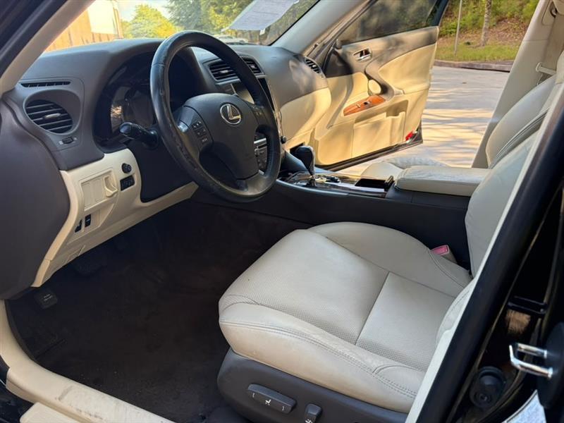 Lexus IS  2010
