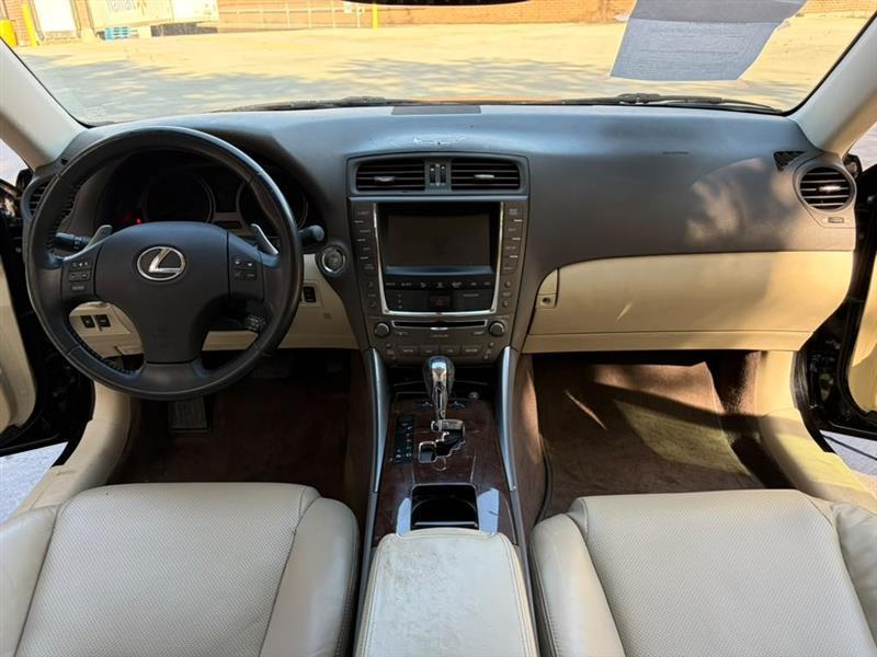 Lexus IS  2010