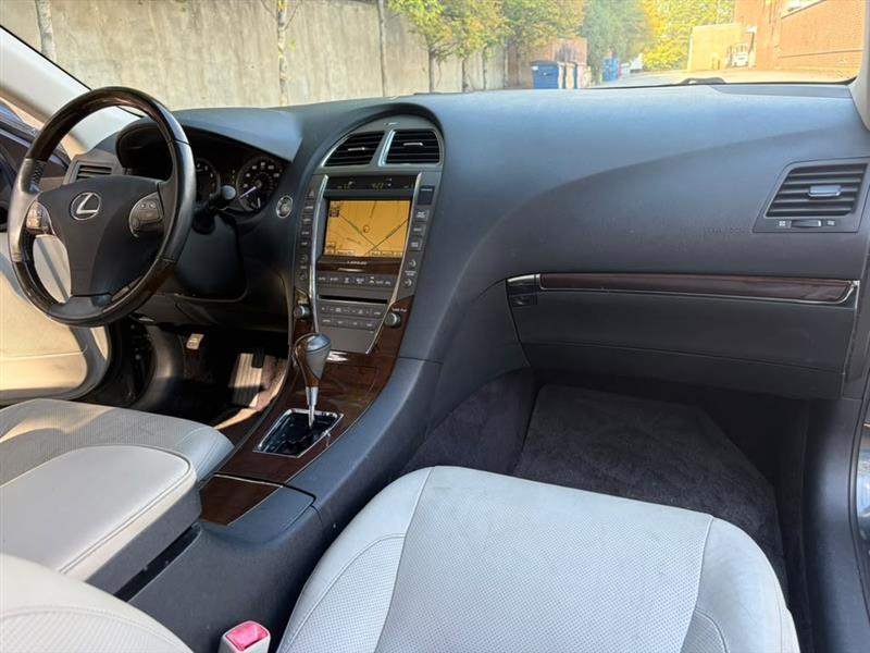 Lexus ES 350  2011