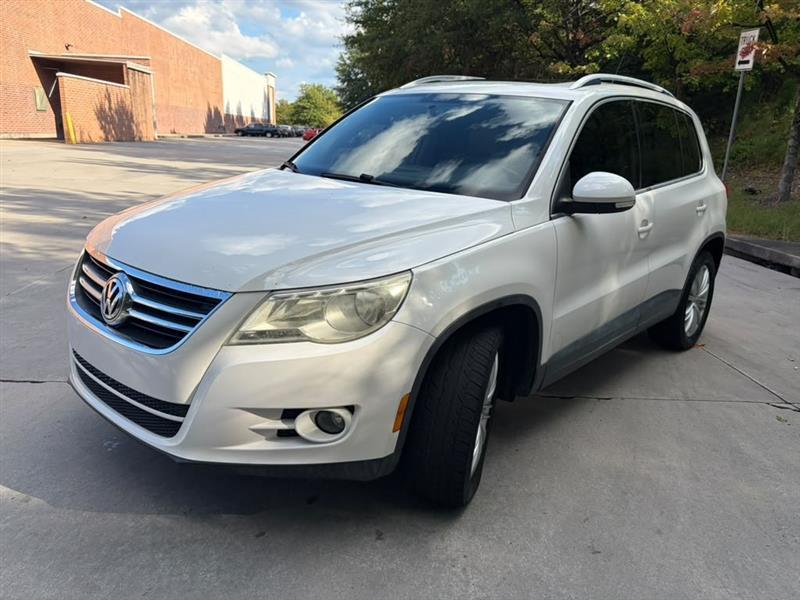 Volkswagen Tiguan  2011