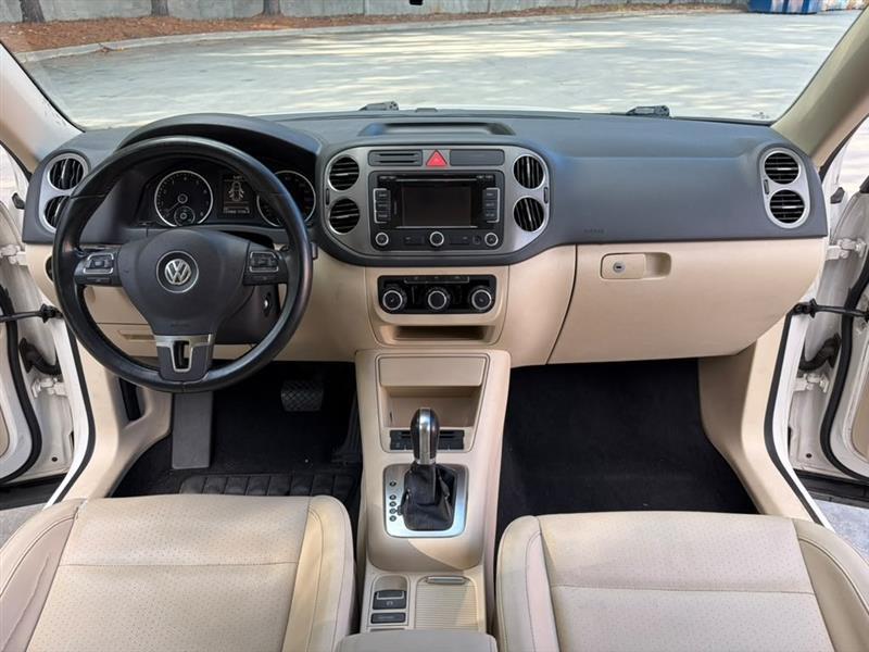 Volkswagen Tiguan  2011