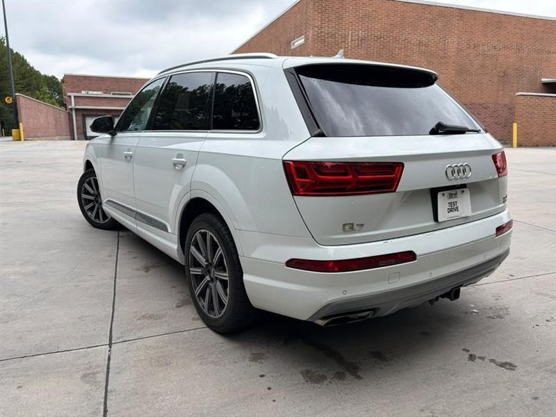 Audi Q7  2017