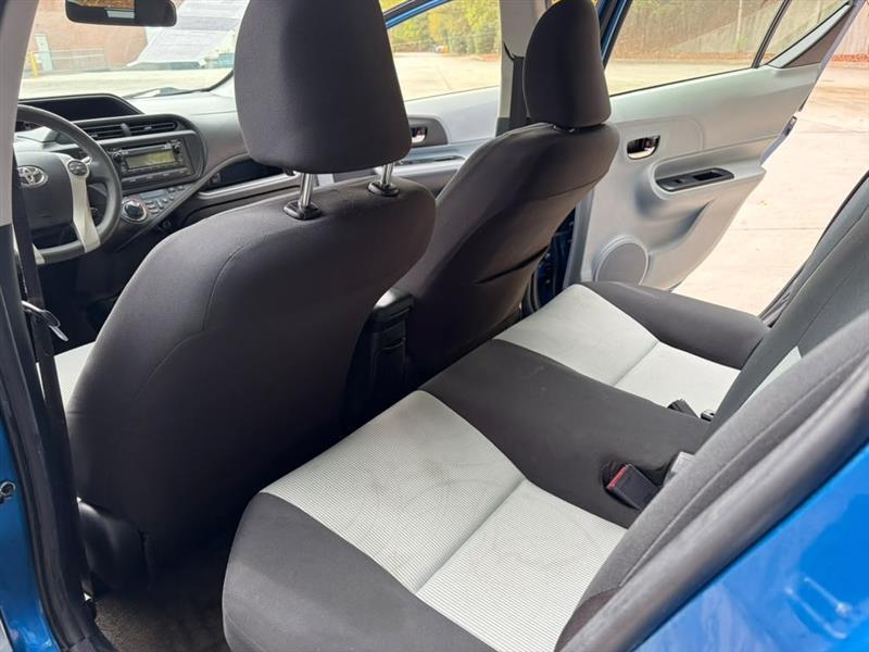 Toyota Prius c  2014