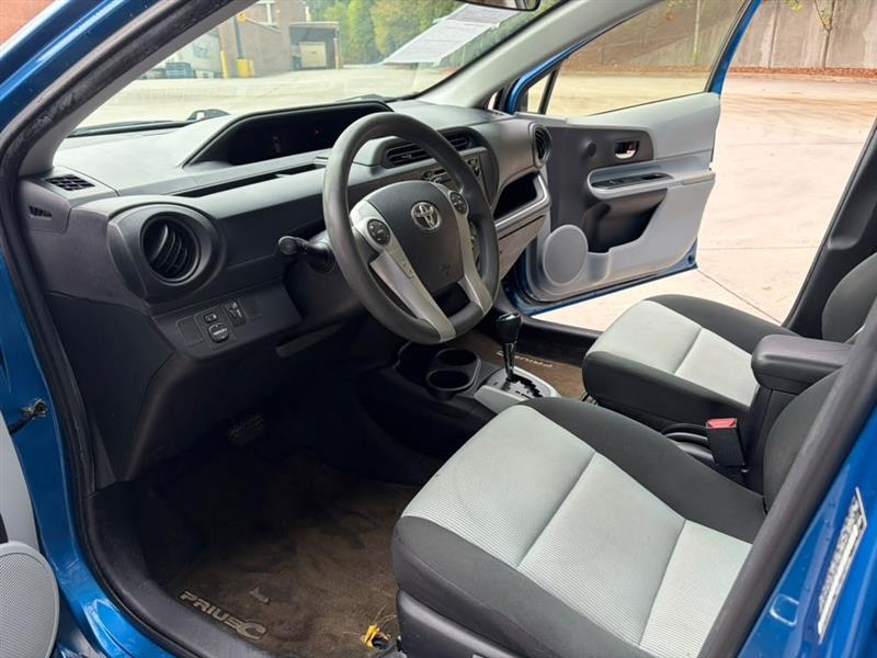 Toyota Prius c  2014