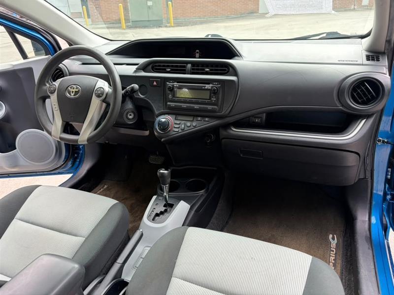 Toyota Prius c  2014