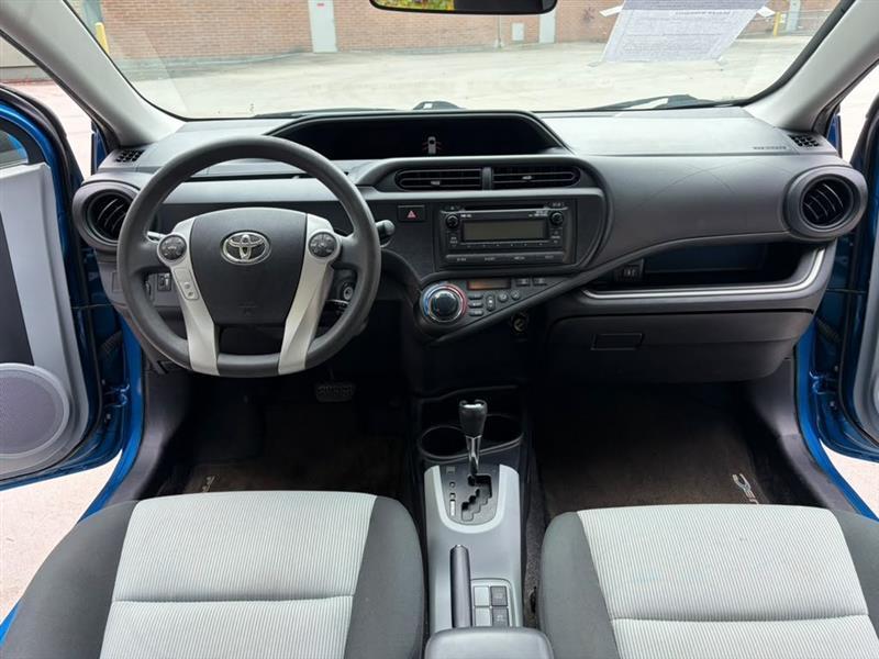 Toyota Prius c  2014