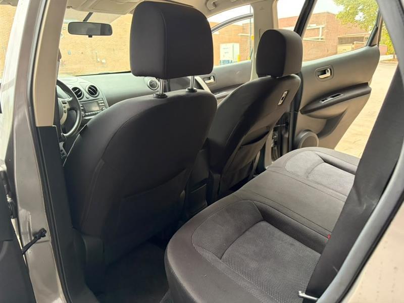 Nissan Rogue Select  2014
