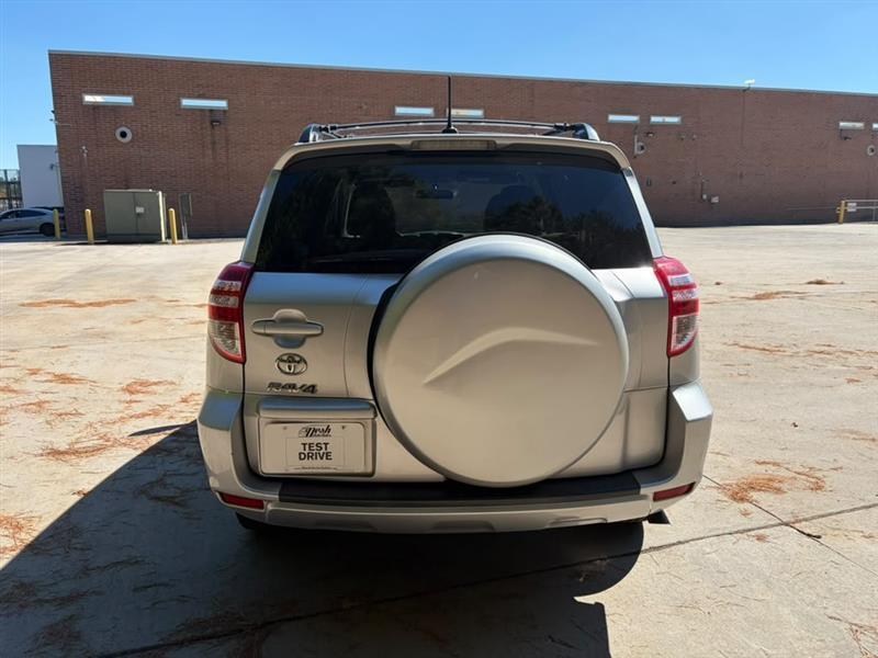 Toyota RAV4  2011