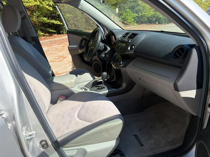 Toyota RAV4  2011