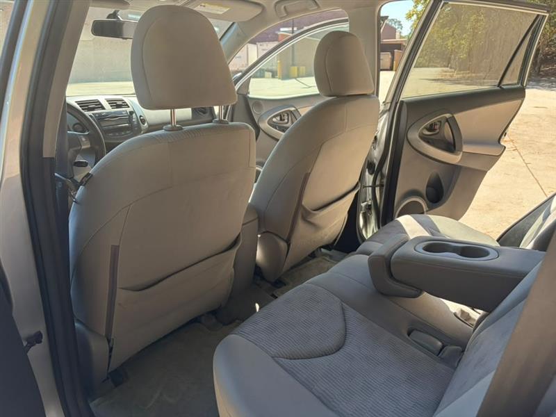 Toyota RAV4  2011