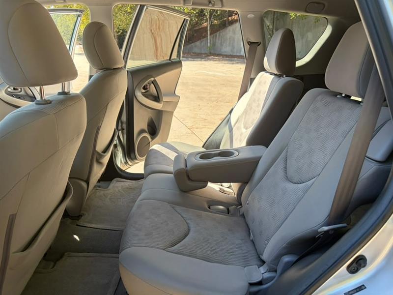 Toyota RAV4  2011