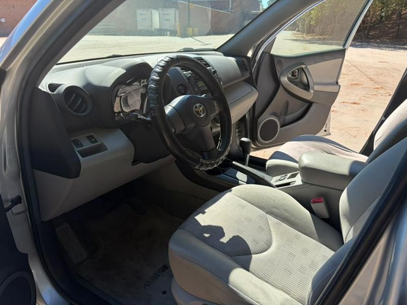 Toyota RAV4  2011