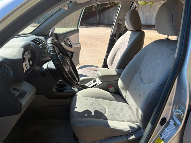 Toyota RAV4  2011