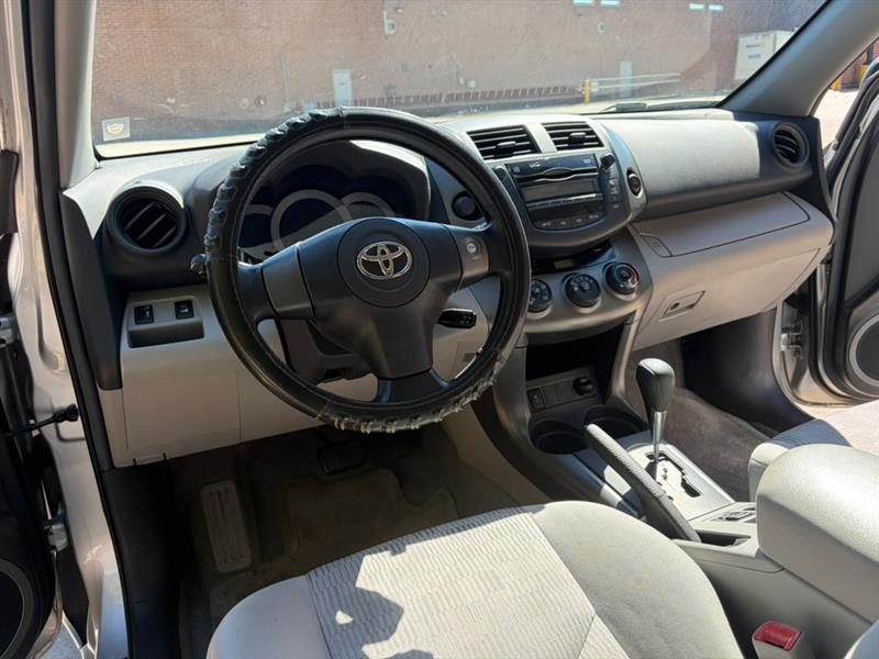 Toyota RAV4  2011
