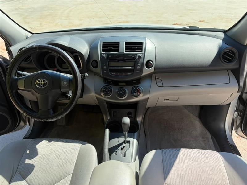 Toyota RAV4  2011