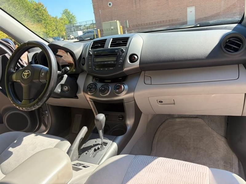 Toyota RAV4  2011