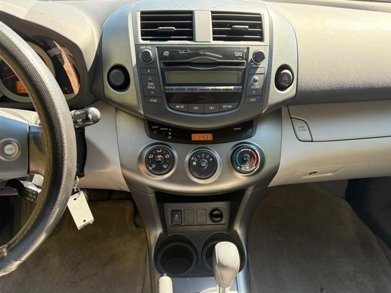 Toyota RAV4  2011
