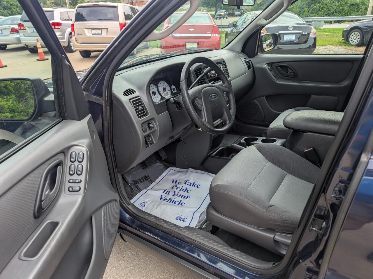 Ford Escape XLS 4WD 2004